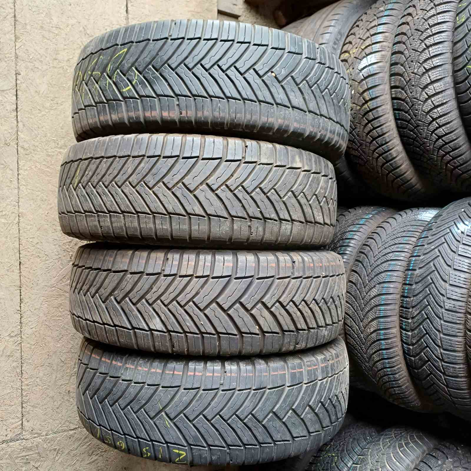 Michelin Agilis CrossClimate 215/65R16C